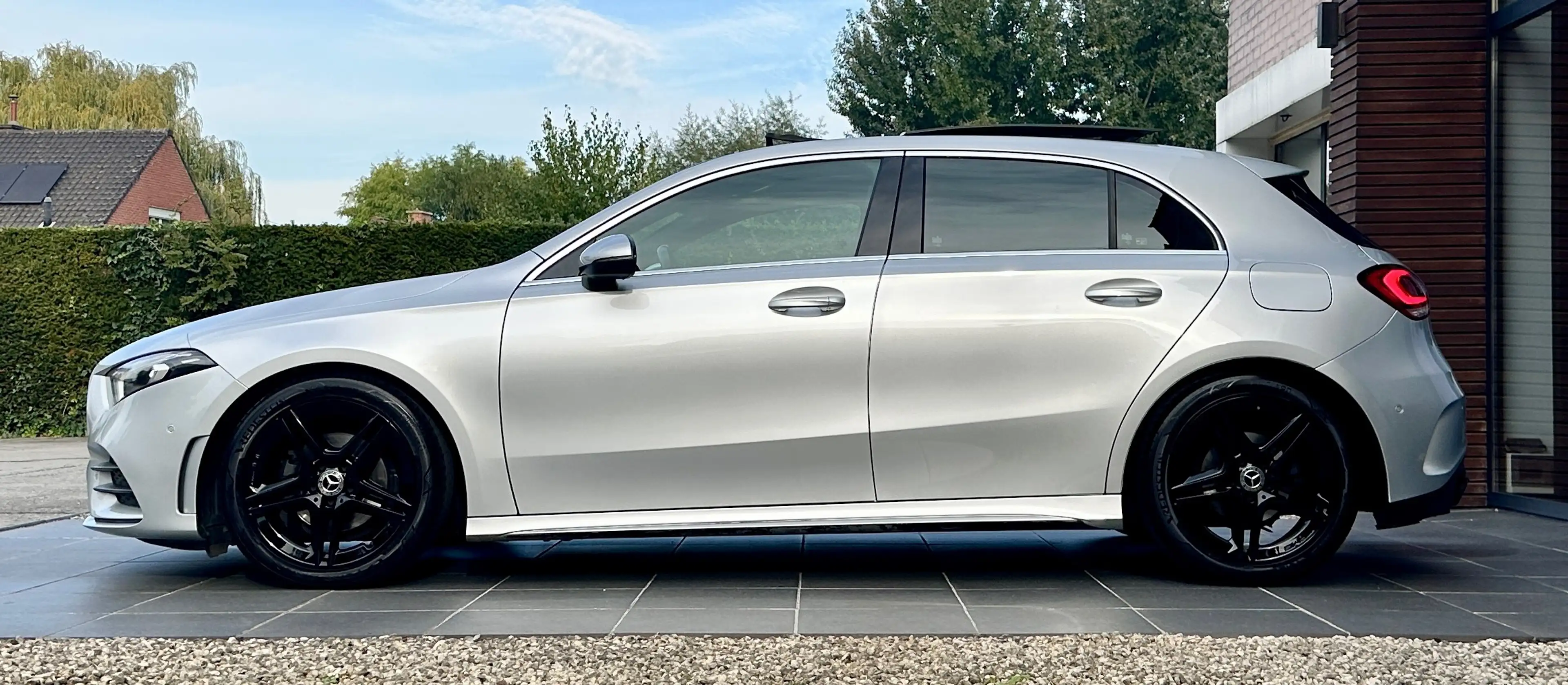 Mercedes-Benz A 180 AMG Pack /PANO/WIDE SCREEN/A45 DEFUSER/LED/CRUISE/CARPLAY/DAB — photo 4
