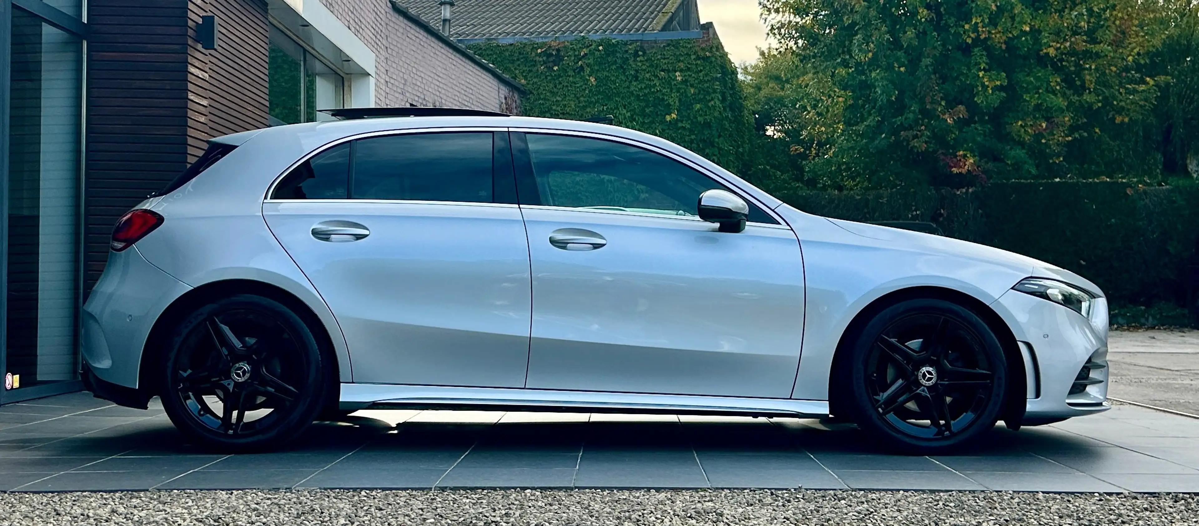 Mercedes-Benz A 180 AMG Pack /PANO/WIDE SCREEN/A45 DEFUSER/LED/CRUISE/CARPLAY/DAB — photo 5
