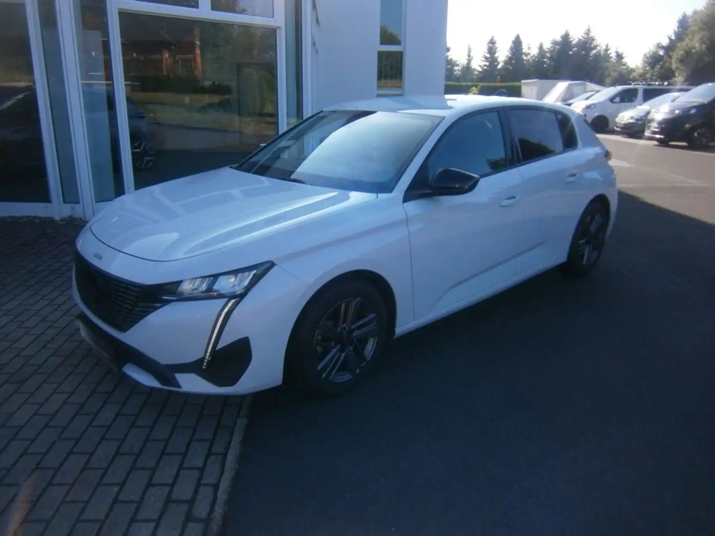 Peugeot 308 PureTech 130 EAT8 Allure Weiß - 2