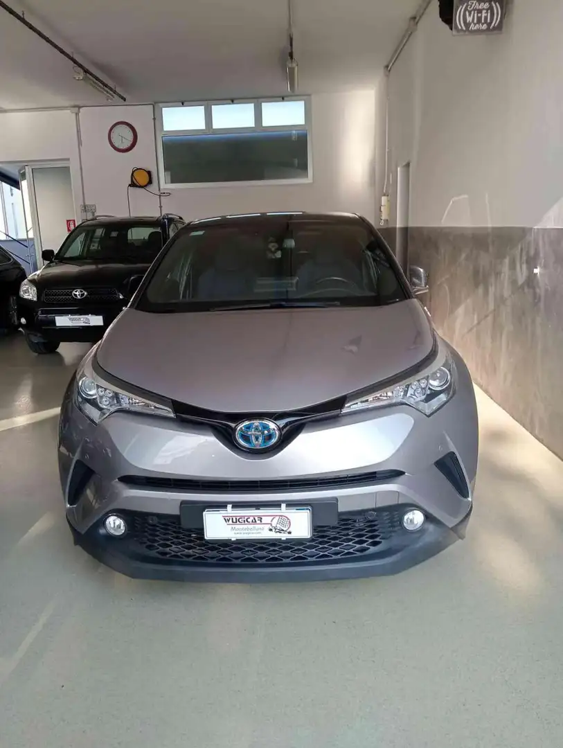 Toyota C-HR 1.8 Hybrid E-CVT Style Argent - 1