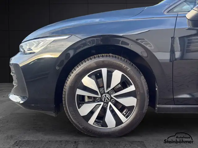 Volkswagen Golf view 13
