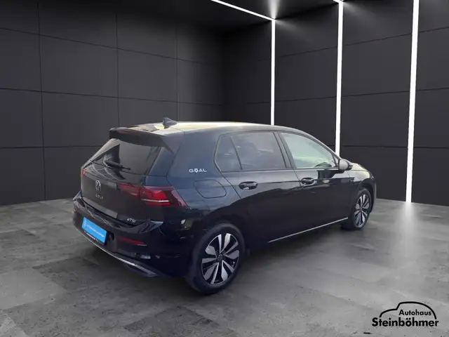 Volkswagen Golf view 8