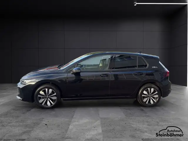 Volkswagen Golf view 3