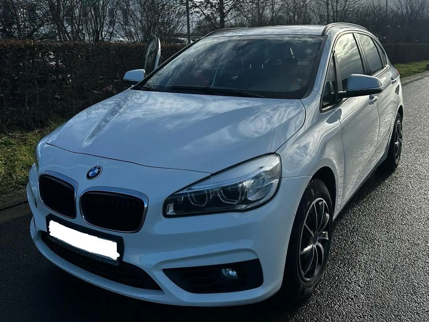 BMW 218 218d Gran Tourer xDrive Aut. White - 2