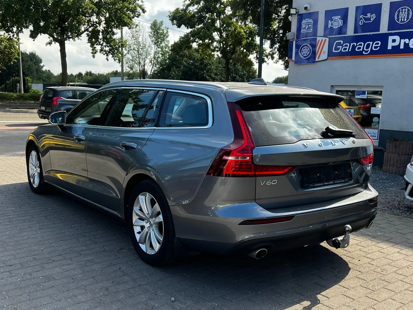 Volvo V60 Momentum Pro B4 mild hybrid benzine Grigio - 2