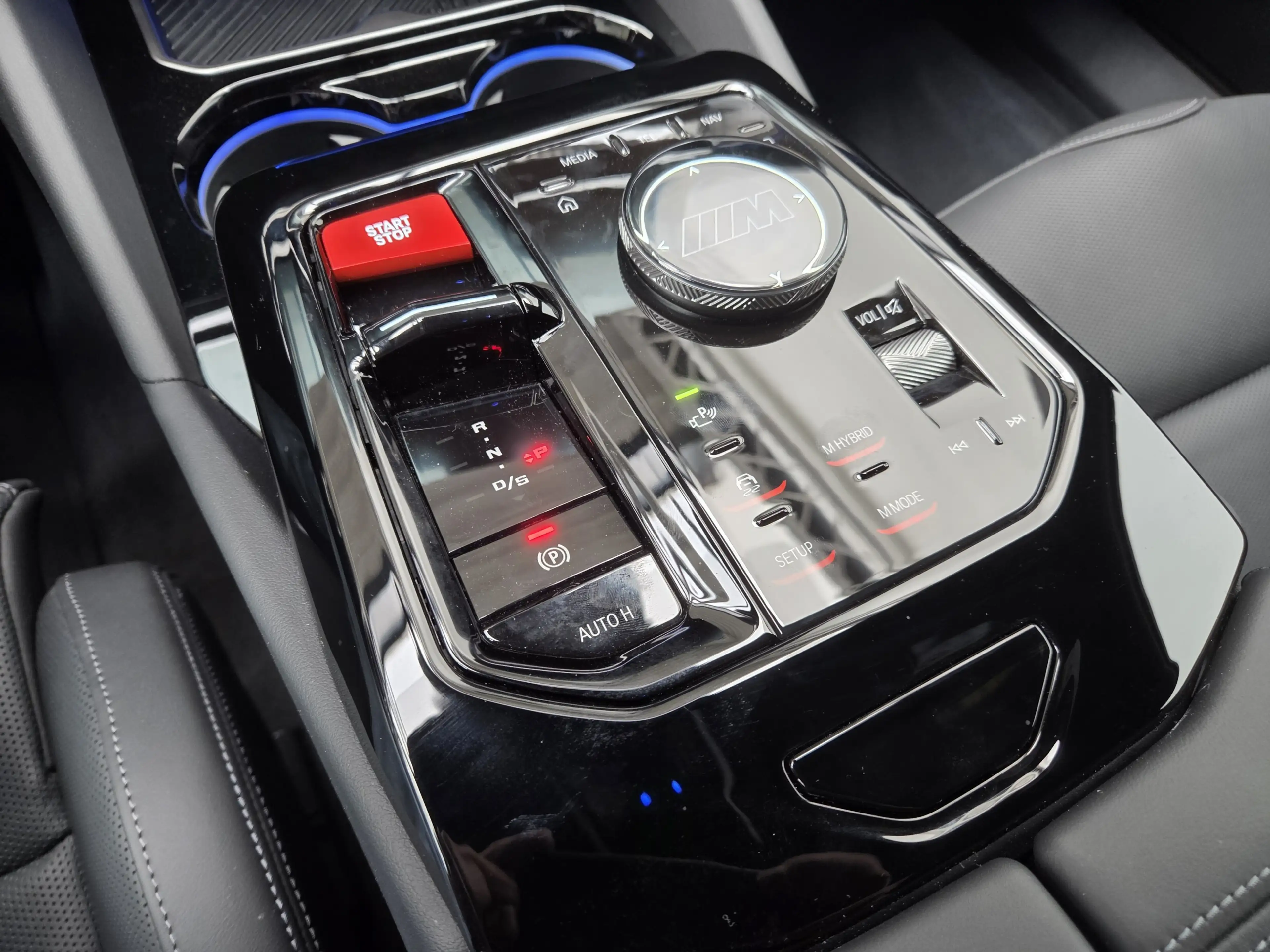 BMW M5 To. AHK Sitzlüftung B&W ACC 360° Driver — photo 11