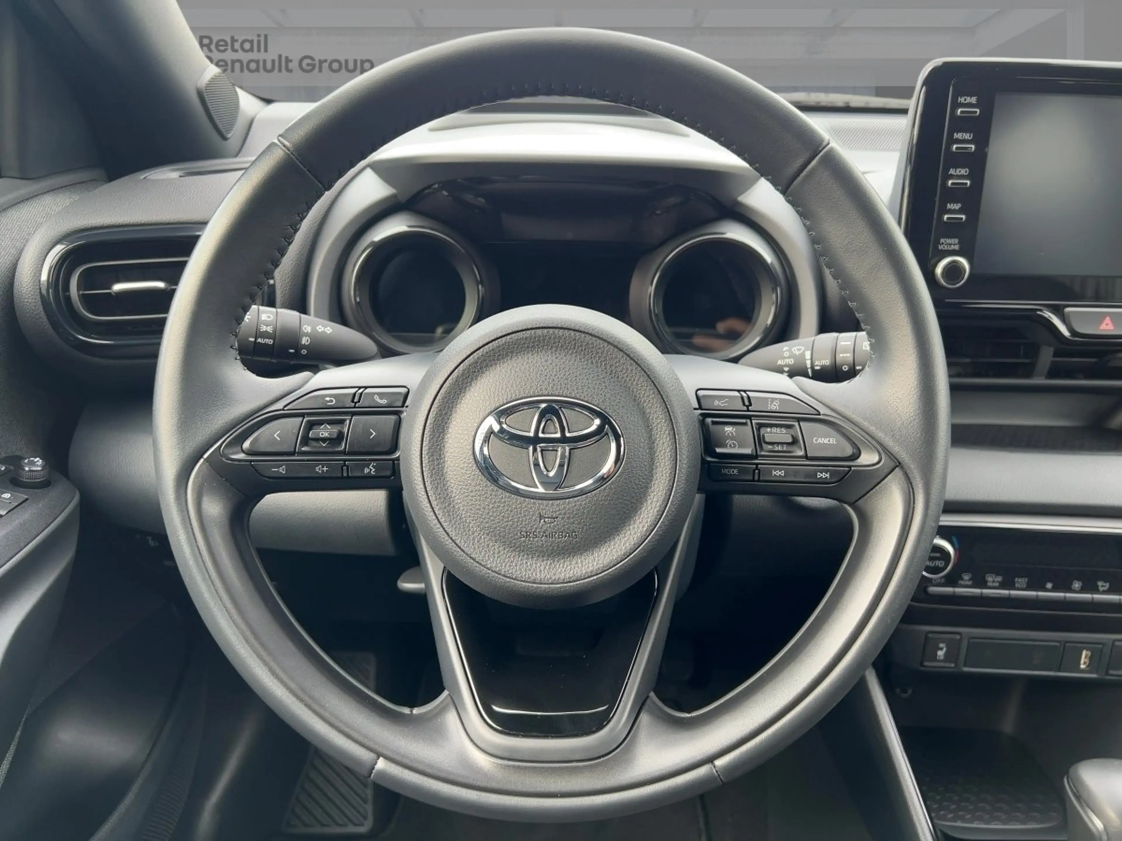 Toyota Yaris STYLE HYBRID Dual-VVT-iE RÜCKFAHRKAMERA — photo 11