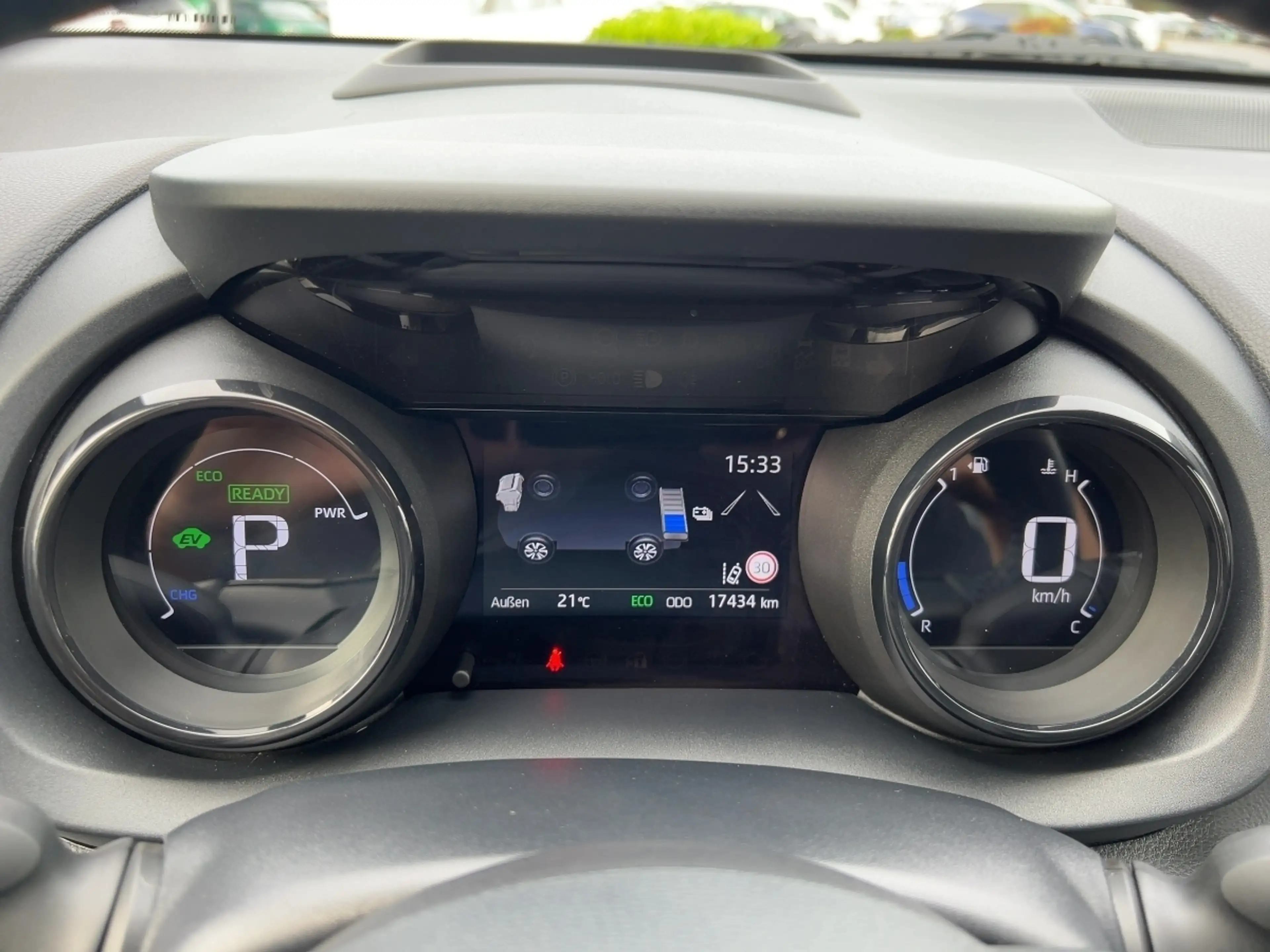 Toyota Yaris STYLE HYBRID Dual-VVT-iE RÜCKFAHRKAMERA — photo 13