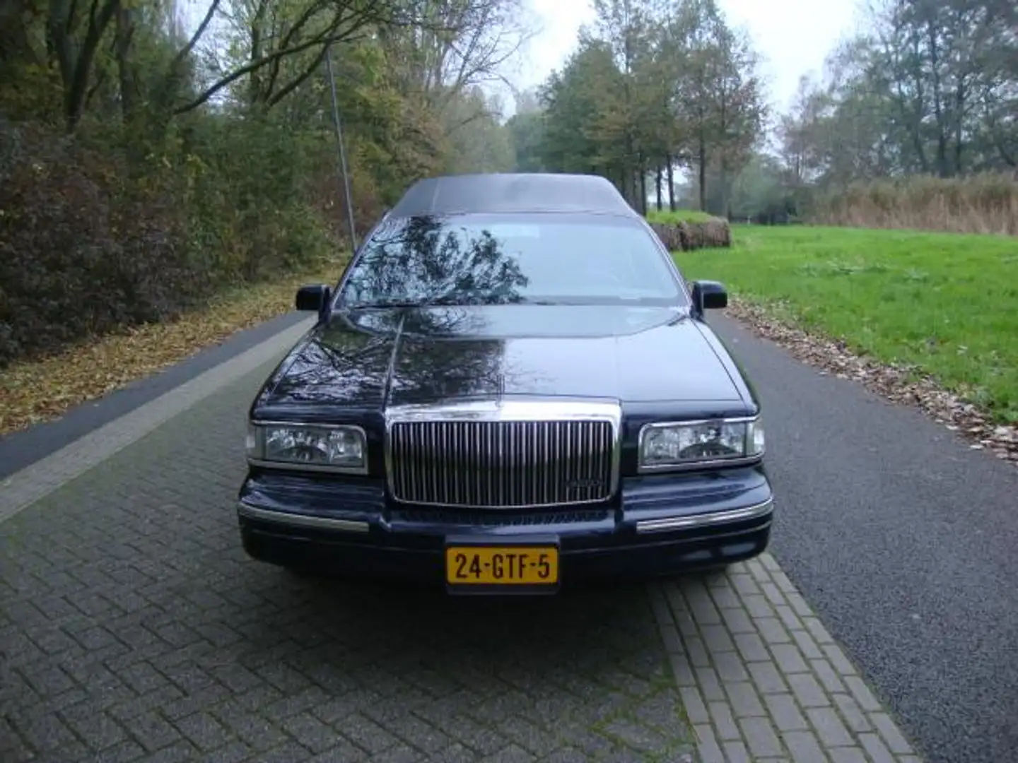 Lincoln Town Car LINCOLN Чёрный - 2