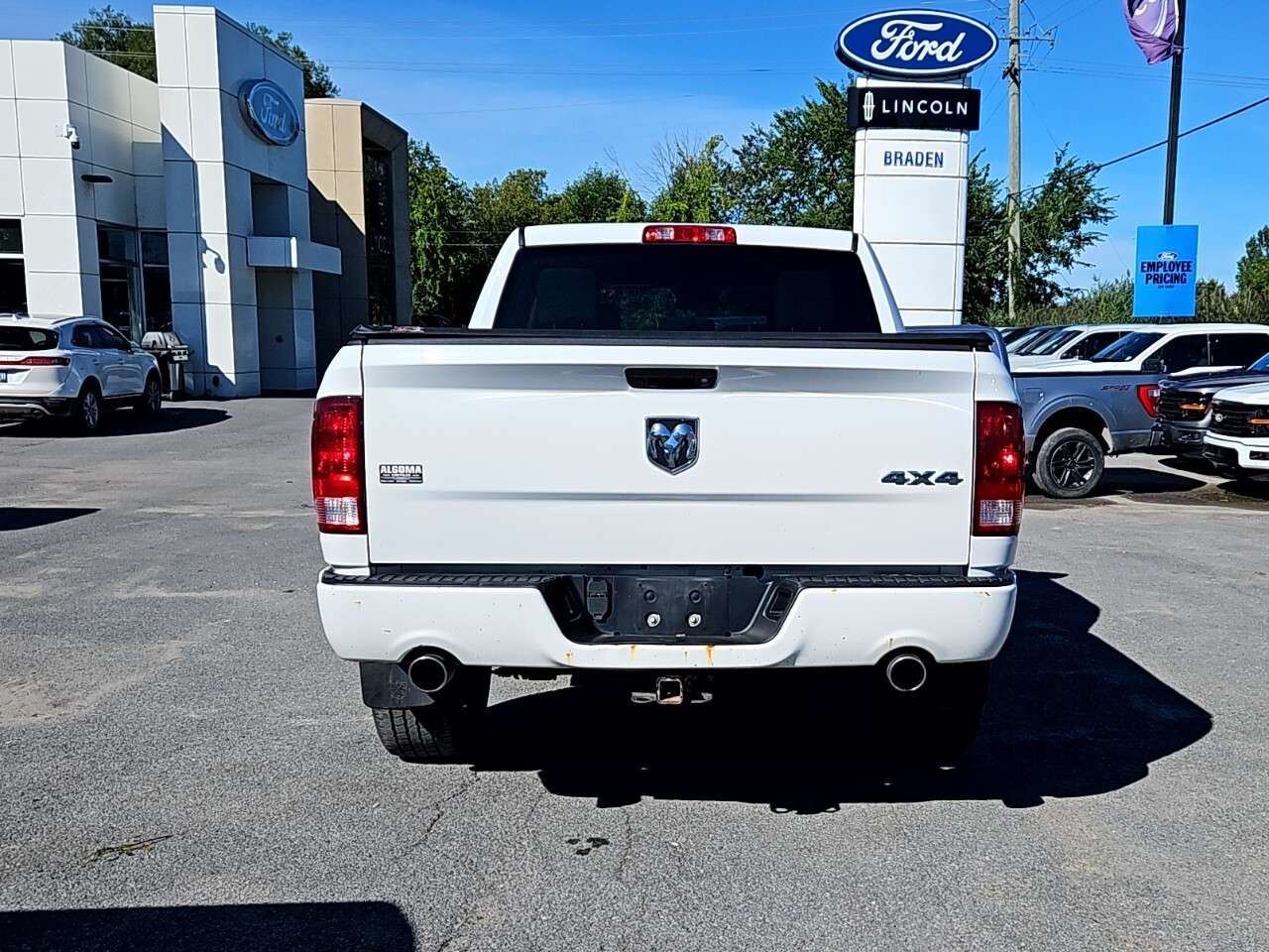 2017 RAM 1500 EXPRESS | ULTRA LOW KM | LOCAL TRADE | DEALER SERV — снимка 1