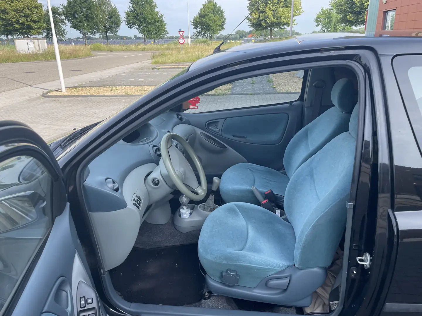 Toyota Yaris 1.0-16V VVT-i Sol Noir - 2