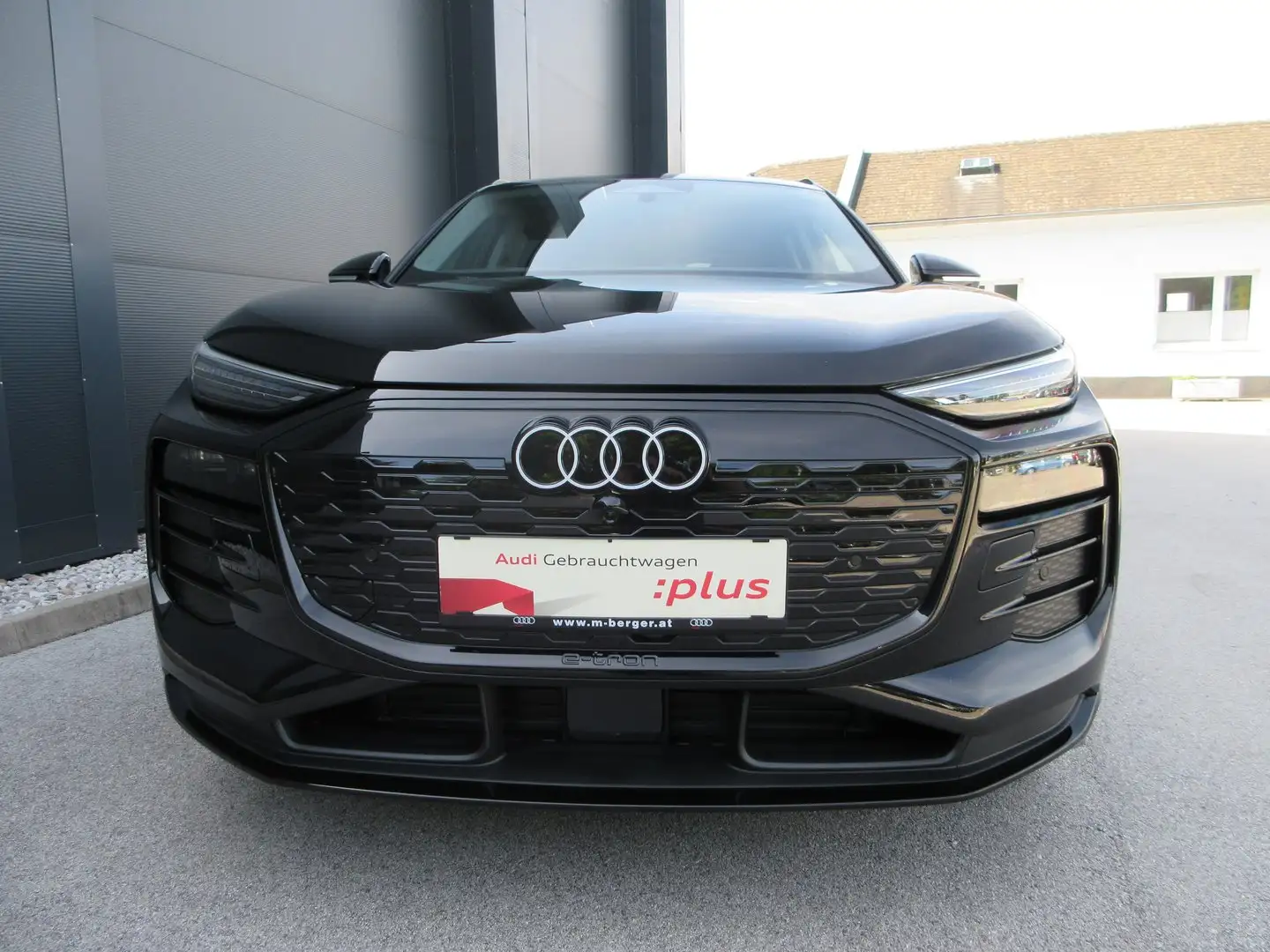 Audi Q6 e-tron quattro Černá - 2