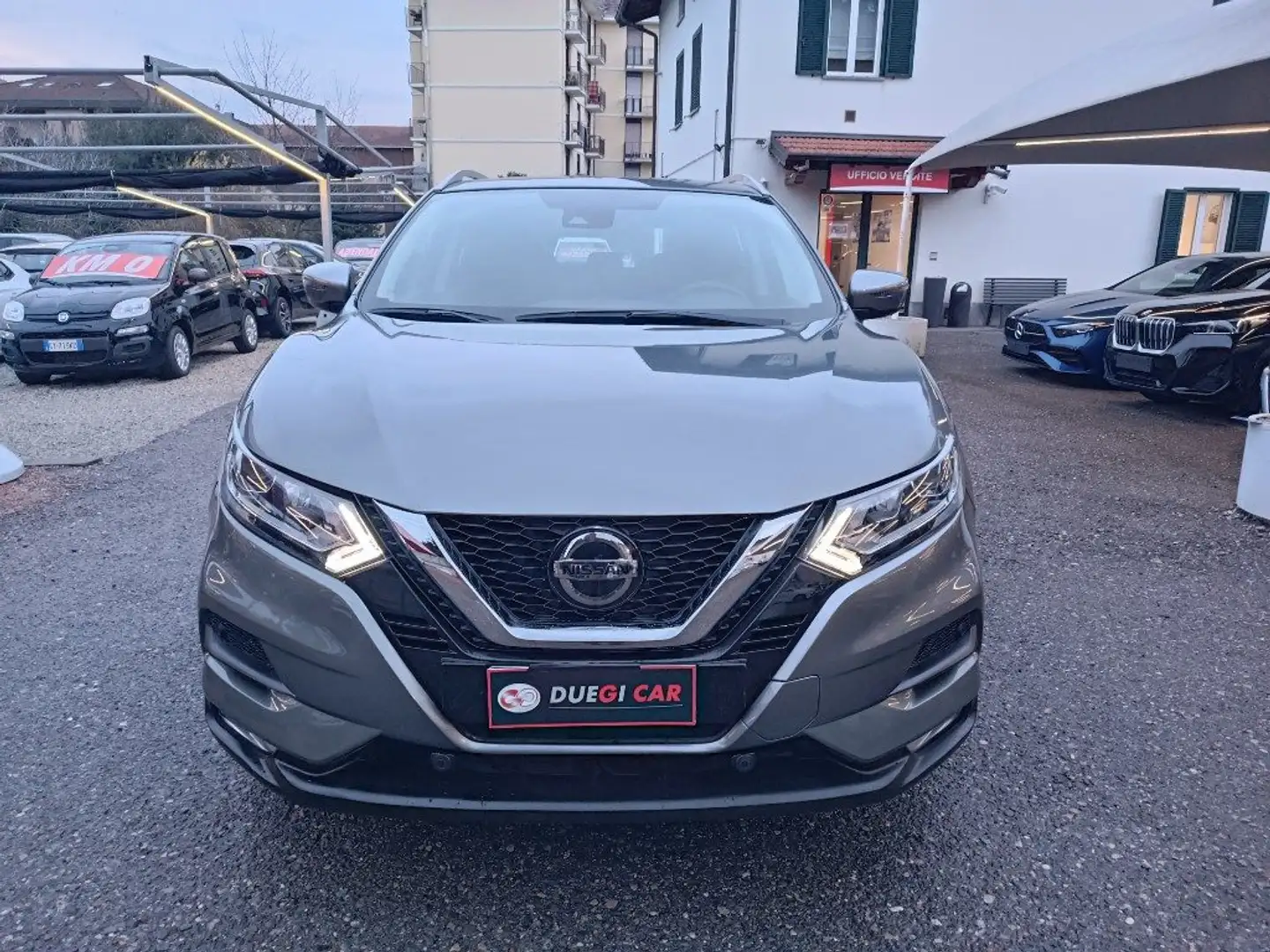 Nissan Qashqai 1.3 DIG-T 140 CV Acenta Premium Gris - 2