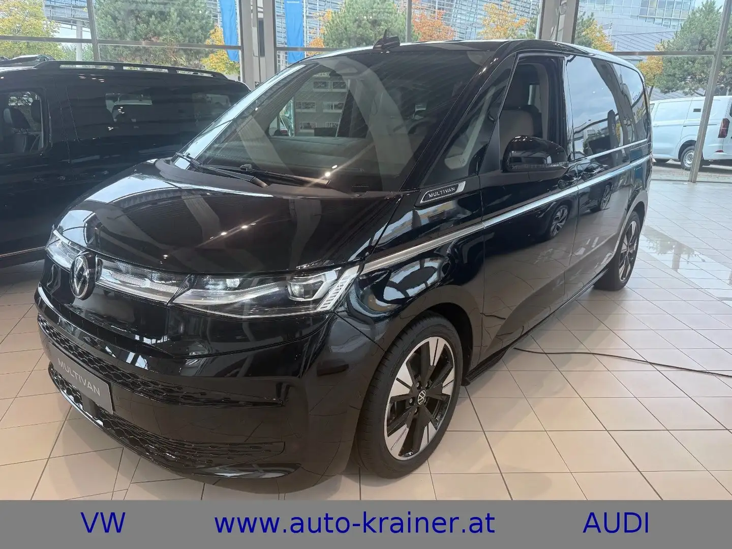 Volkswagen T7 Multivan Style eHybrid 4MOTION Schwarz - 1