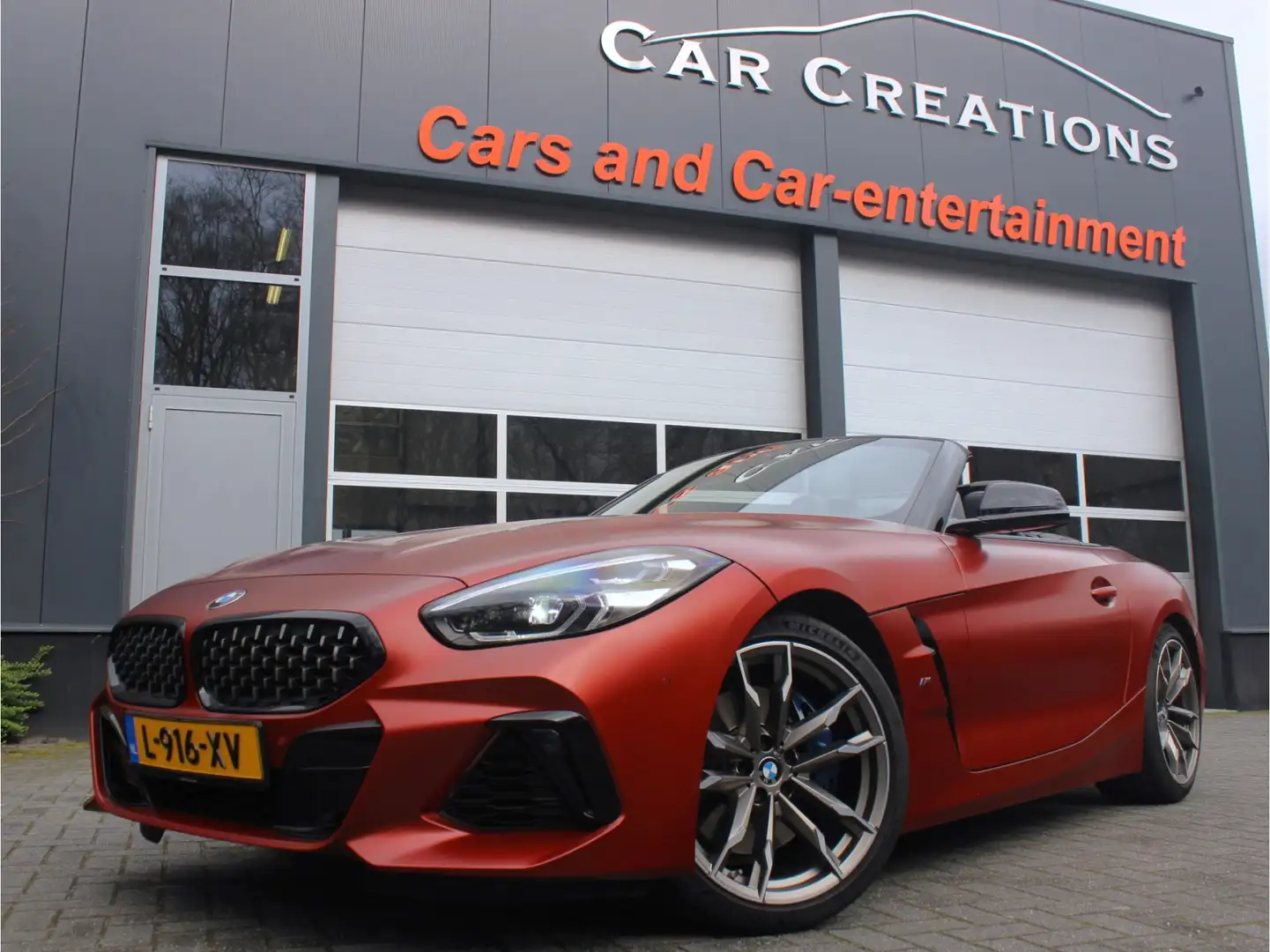 BMW Z4 Roadster M40i First Edition Frozen Orange Metallic Orange - 1