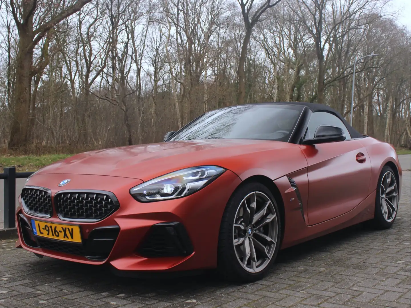BMW Z4 Roadster M40i First Edition Frozen Orange Metallic Orange - 2
