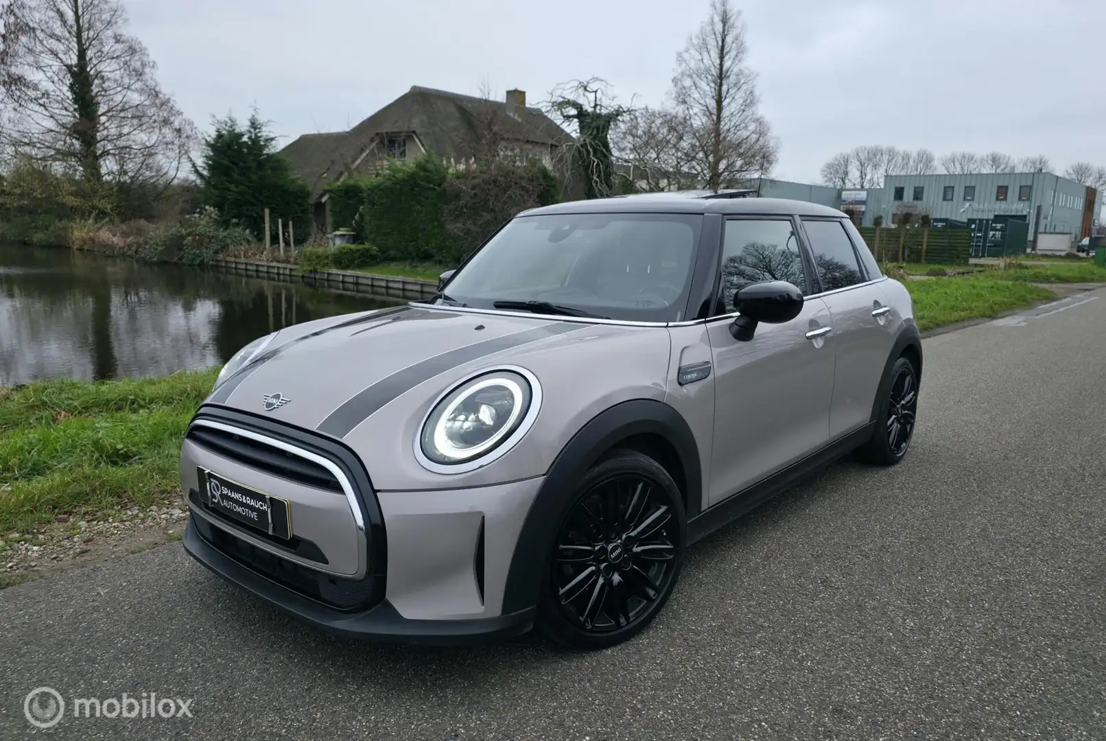 MINI Cooper Mini 1.5 Camden Edition / Pano / Leder / Camera Gris - 1