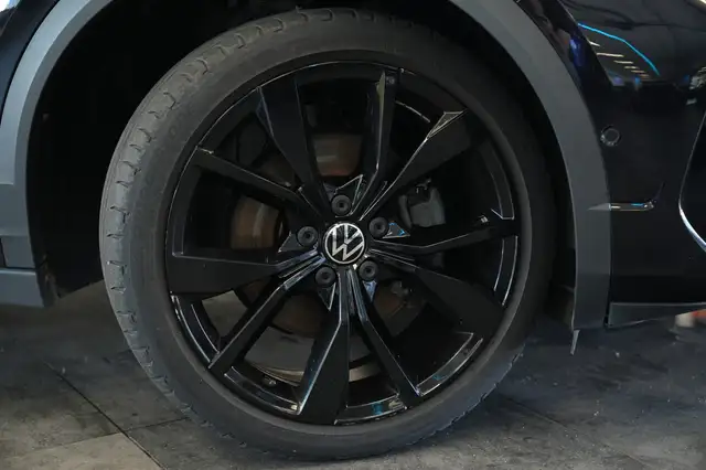 Volkswagen T-Roc view 5