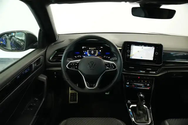 Volkswagen T-Roc view 9