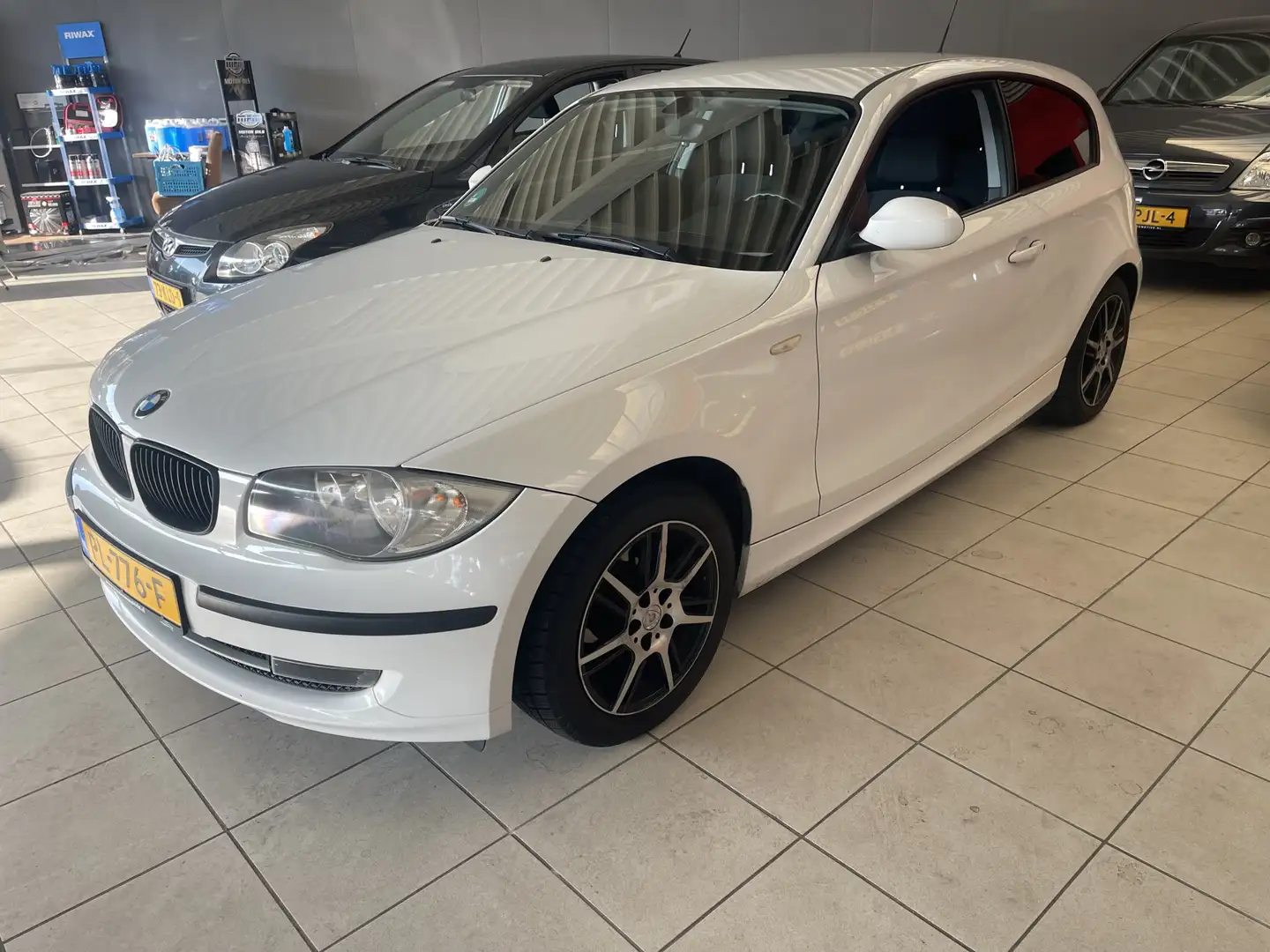 BMW 116 1-serie 116i Meeneemprijs Wordt wel geleverd met n Wit - 1