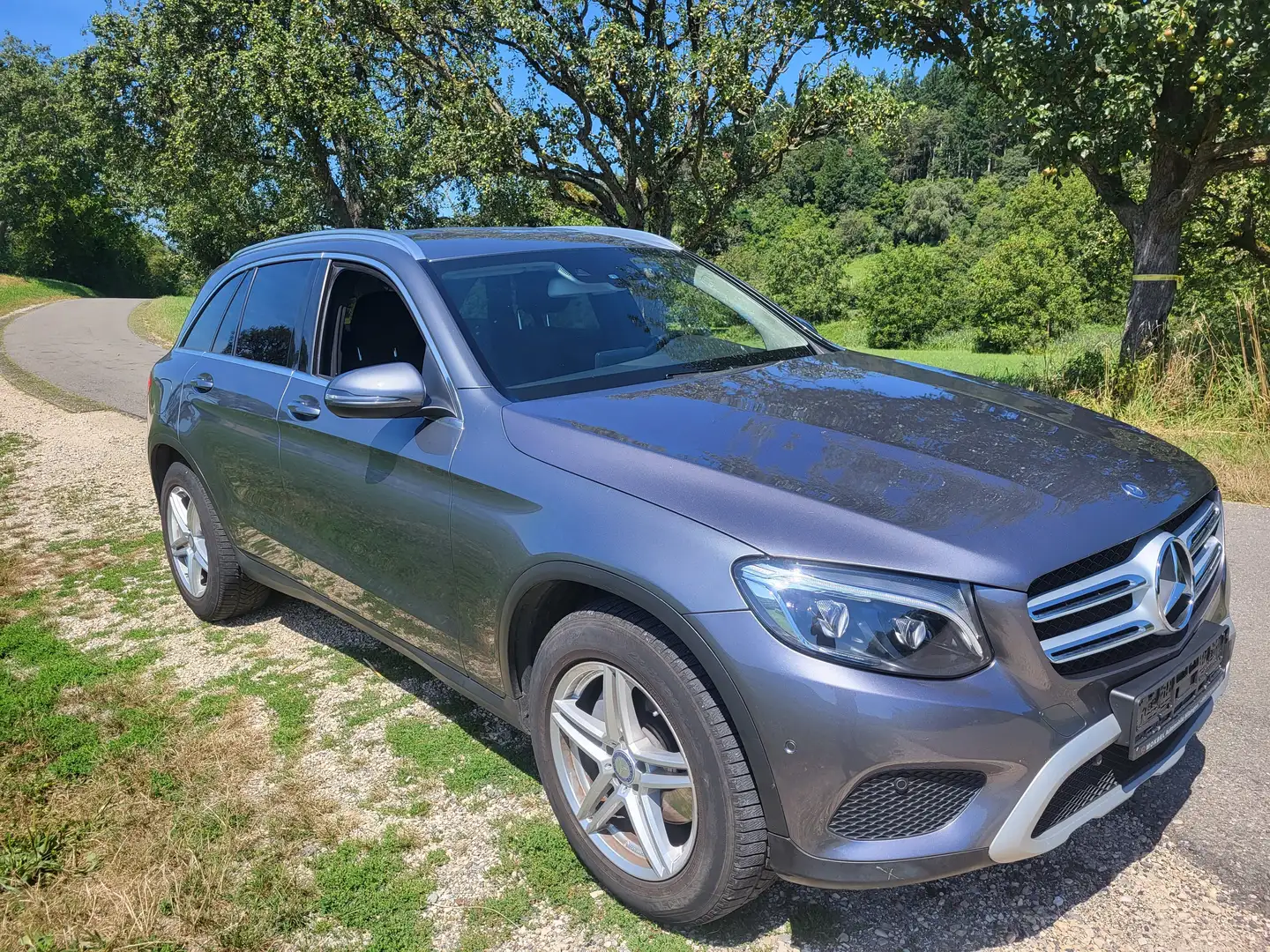 Mercedes-Benz GLC 220 GLC 220 d 4Matic Automatik Navi SHZ AHK (253.905) Grau - 1