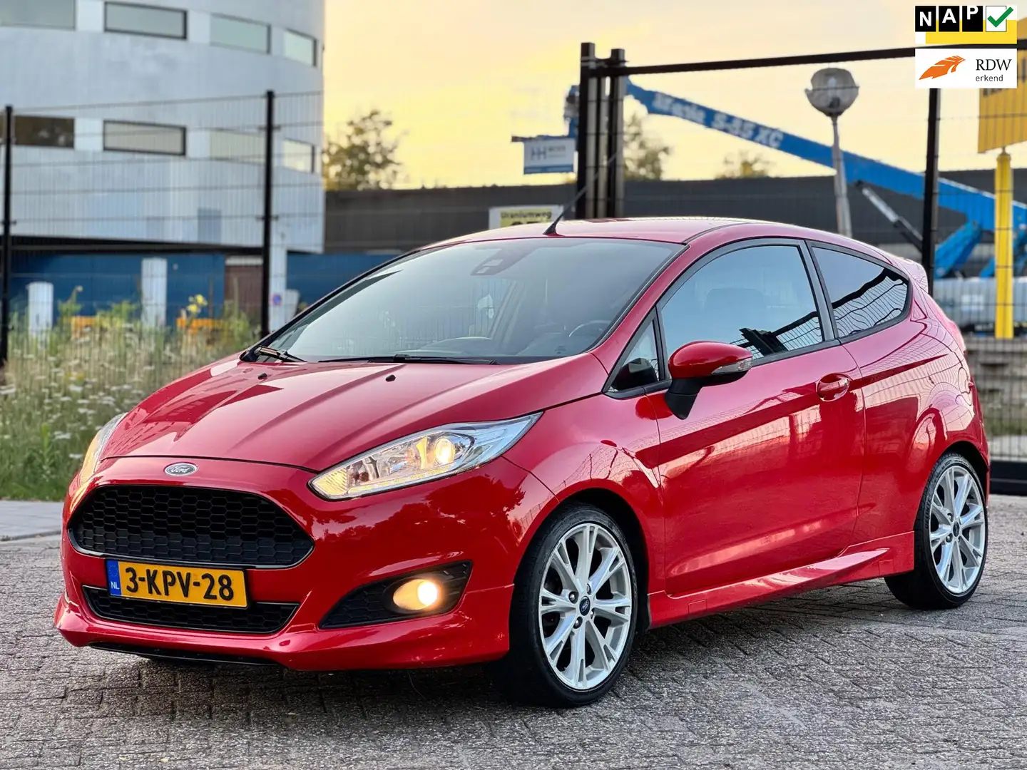 Ford Fiesta 1.0 EcoBoost Sport|KEYLESS|XENON|NAVI|STOELVERW|LE Rood - 1