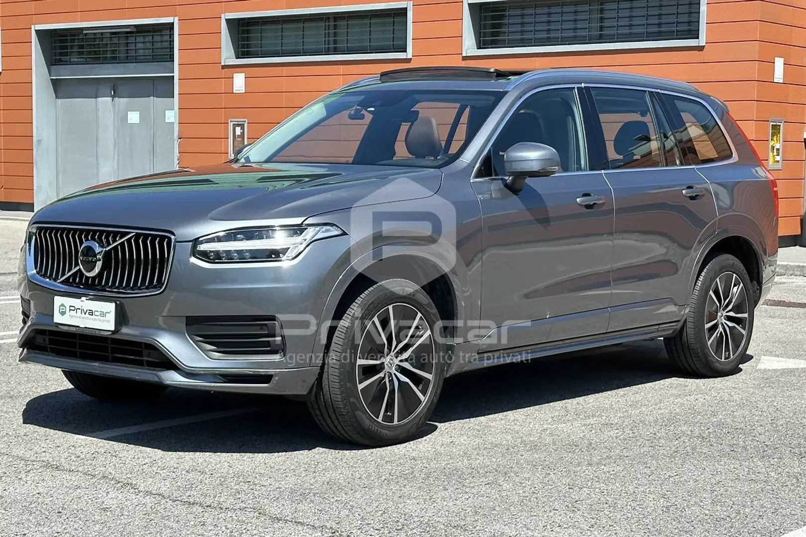 Volvo XC90 XC90 B5 (d) AWD Geartronic Business Plus Zilver - 1