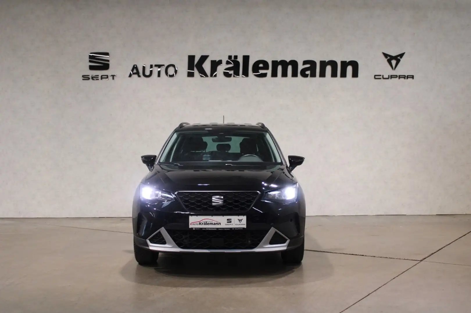SEAT Arona Style 1,0 TSI DSG Schwarz - 2