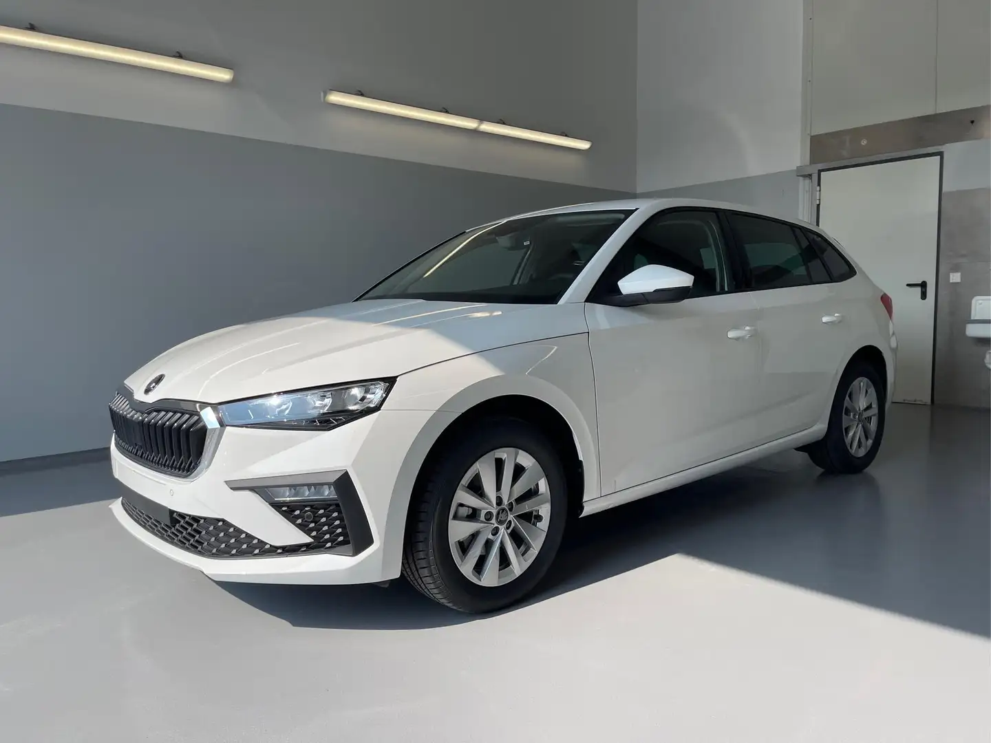 Skoda Scala Selection 115PS DSG GV5+AHK+Kamera+Kessy+PDC+Si... Weiß - 1