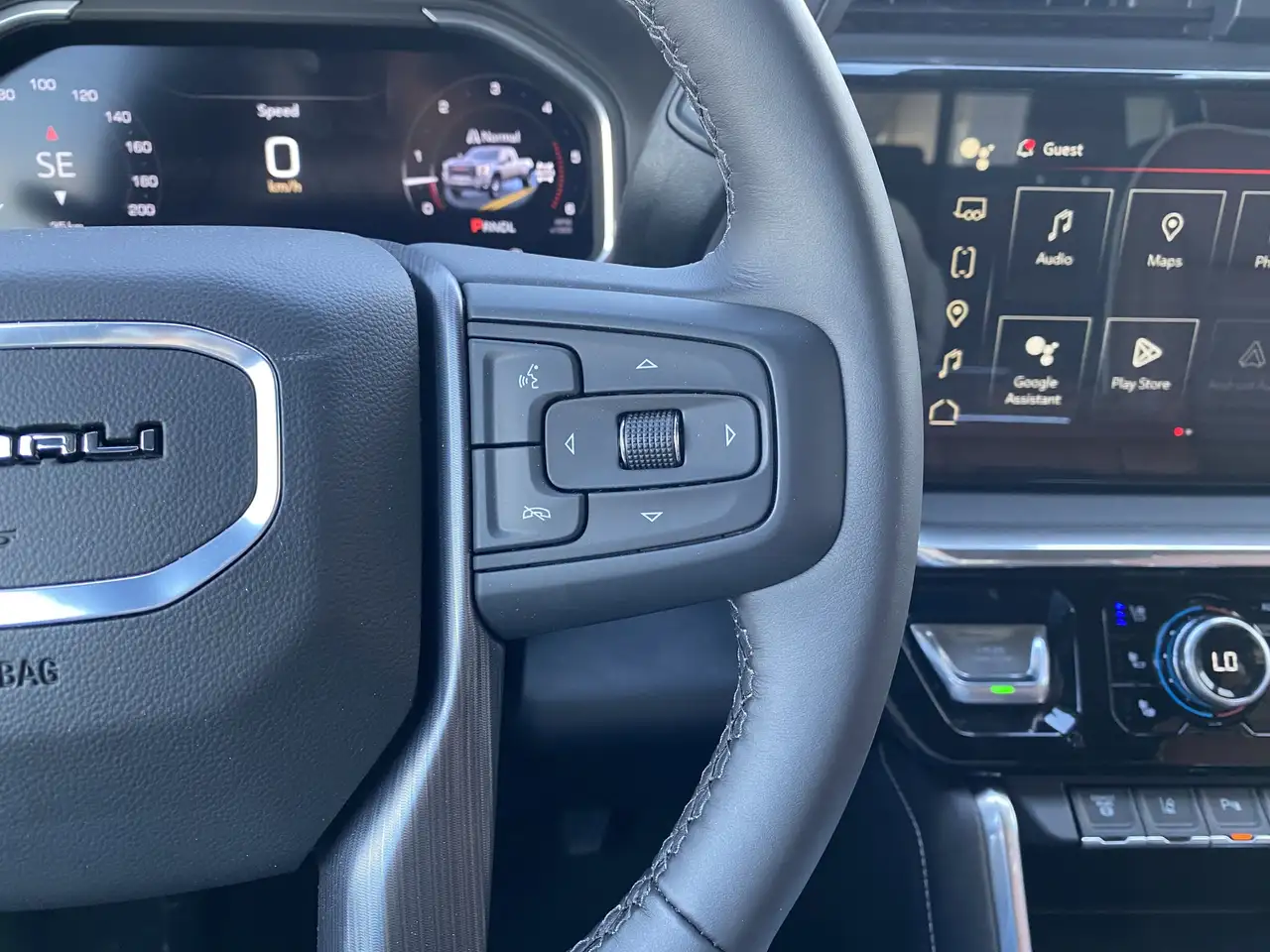 GMC Sierra 3500HD снимка GMC Sierra 3500HD