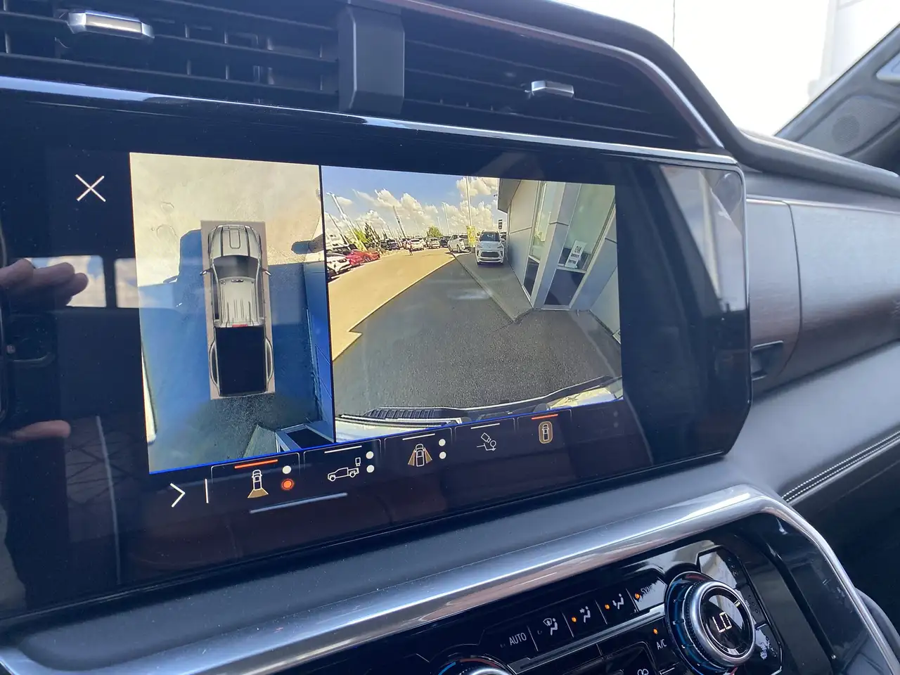 GMC Sierra 3500HD снимка GMC Sierra 3500HD