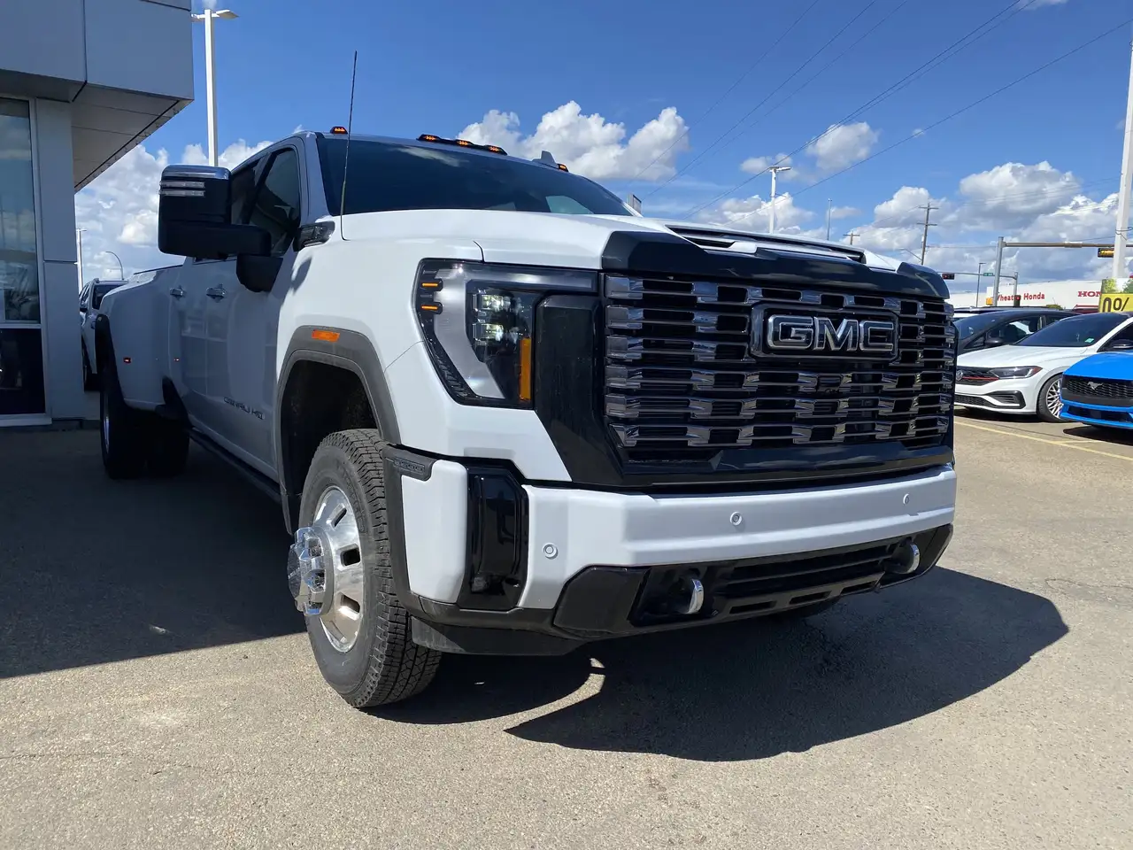 GMC Sierra 3500HD снимка GMC Sierra 3500HD