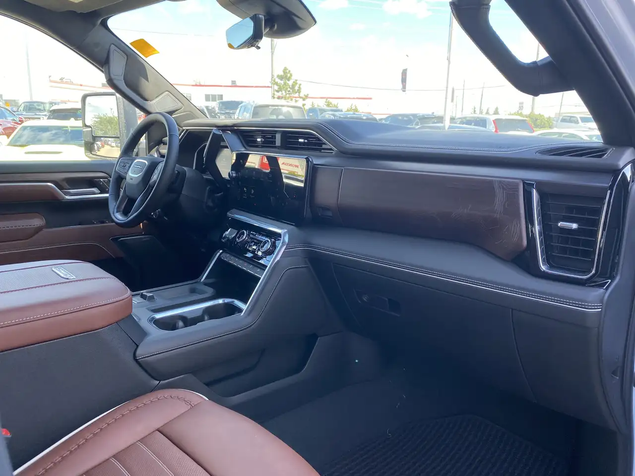 GMC Sierra 3500HD снимка GMC Sierra 3500HD