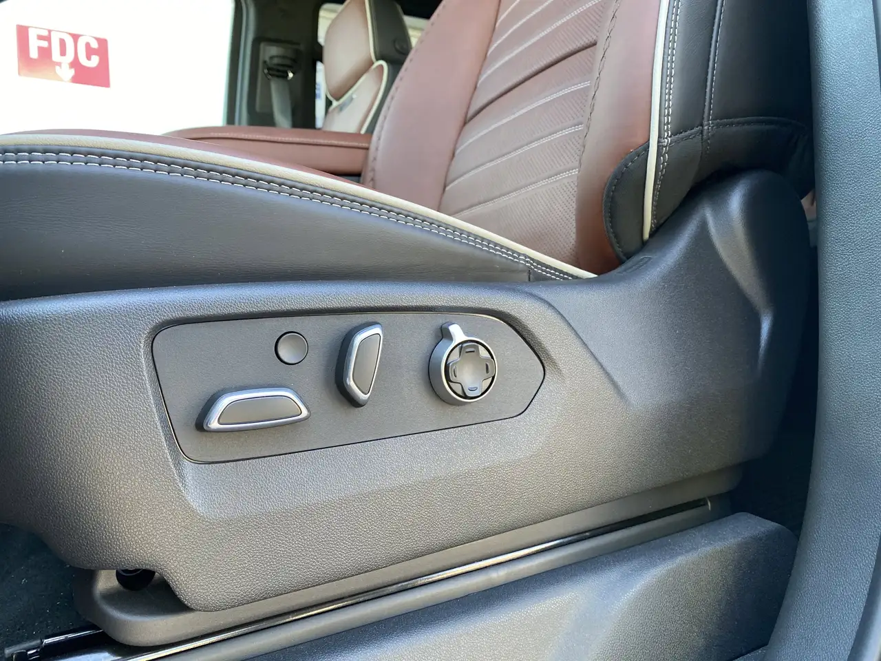 GMC Sierra 3500HD снимка GMC Sierra 3500HD
