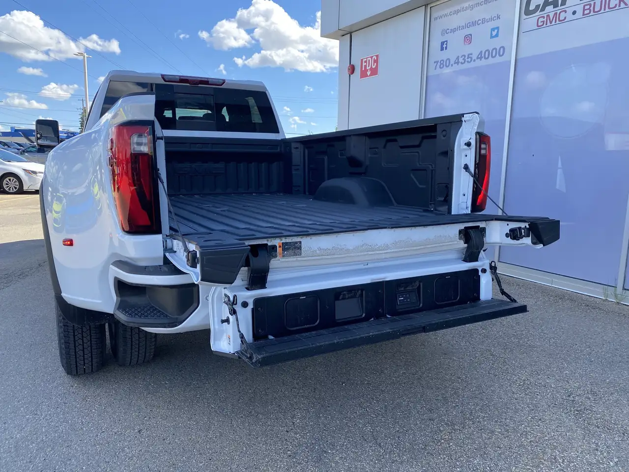 GMC Sierra 3500HD снимка GMC Sierra 3500HD