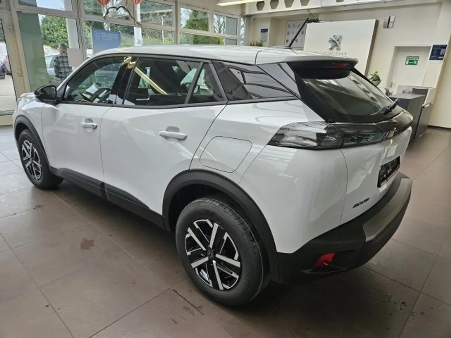 Peugeot 2008 PureTech 100 Style Blanc - 2