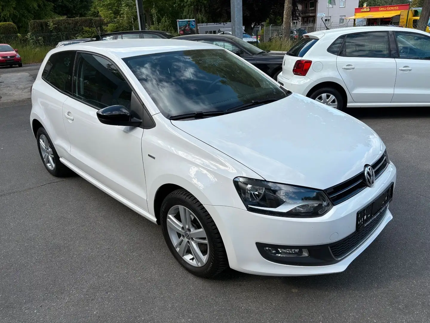 Volkswagen Polo 1.2 44kW MATCH Biały - 1