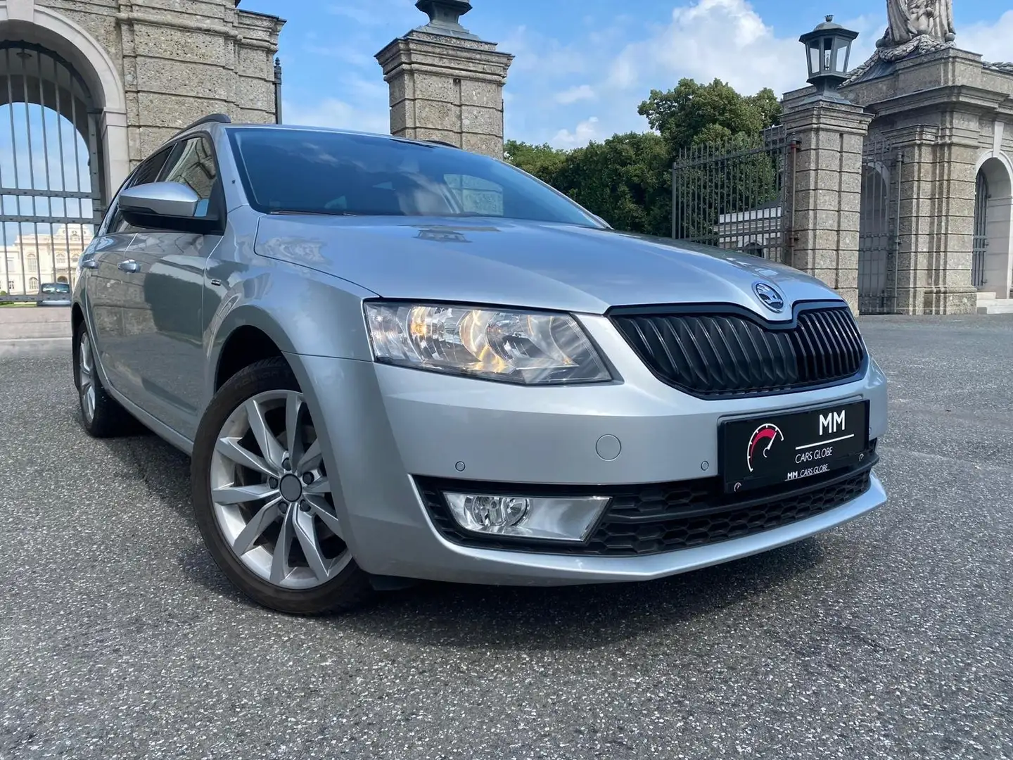 Skoda Octavia Joy TDI*DSG*PDC*Tempomat*2.0*Kredit*AHK-Vorrichtun Argent - 1