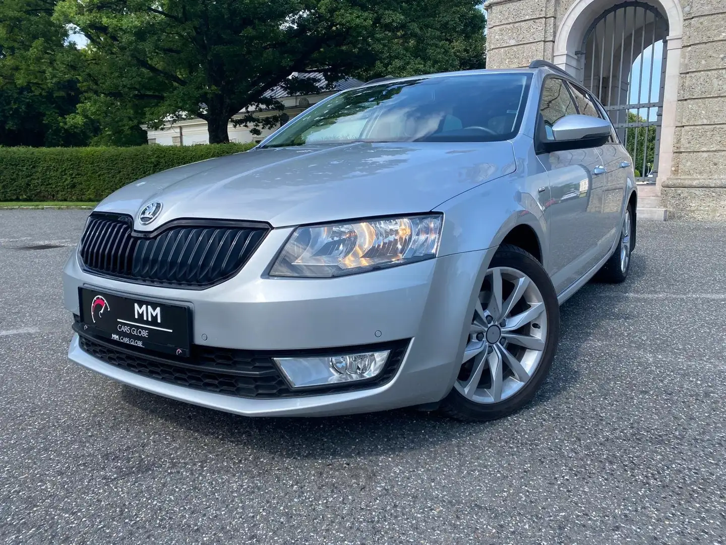 Skoda Octavia Joy TDI*DSG*PDC*Tempomat*2.0*Kredit*AHK-Vorrichtun Argent - 2