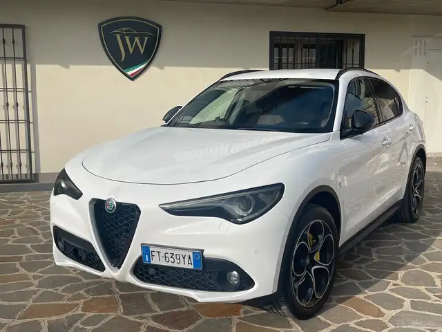 Alfa Romeo Stelvio 2.2 Turbodiesel 210 CV AT8 Q4 Executive