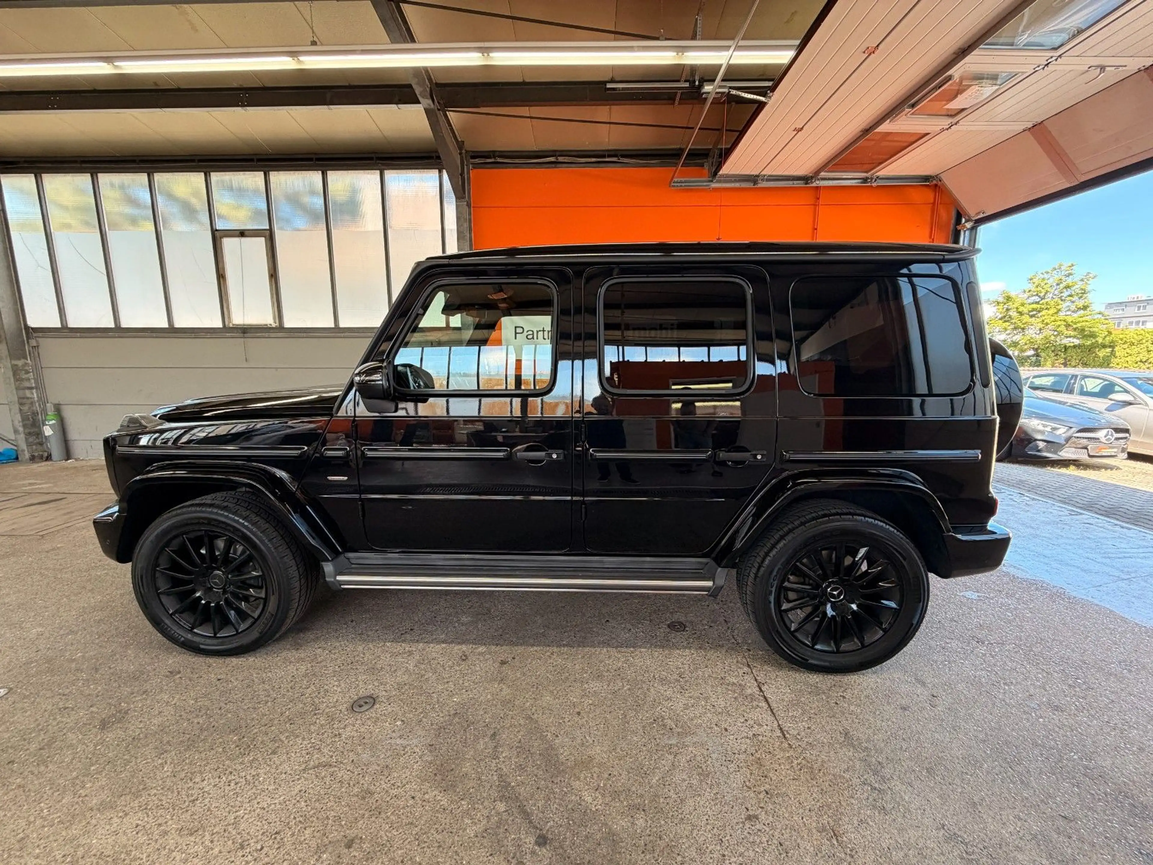 Mercedes-Benz G 400 G400d Stronger than time Edition Manufaktur AMG — photo 8