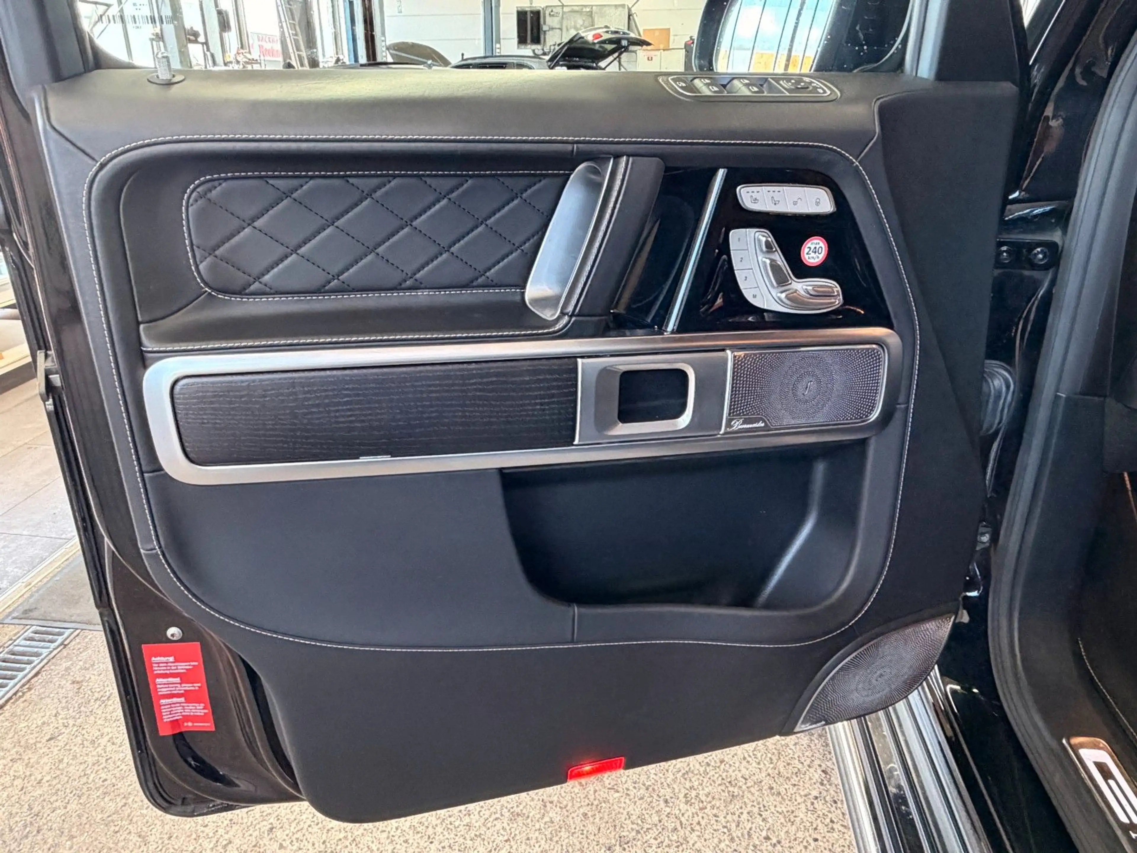 Mercedes-Benz G 400 G400d Stronger than time Edition Manufaktur AMG — photo 9