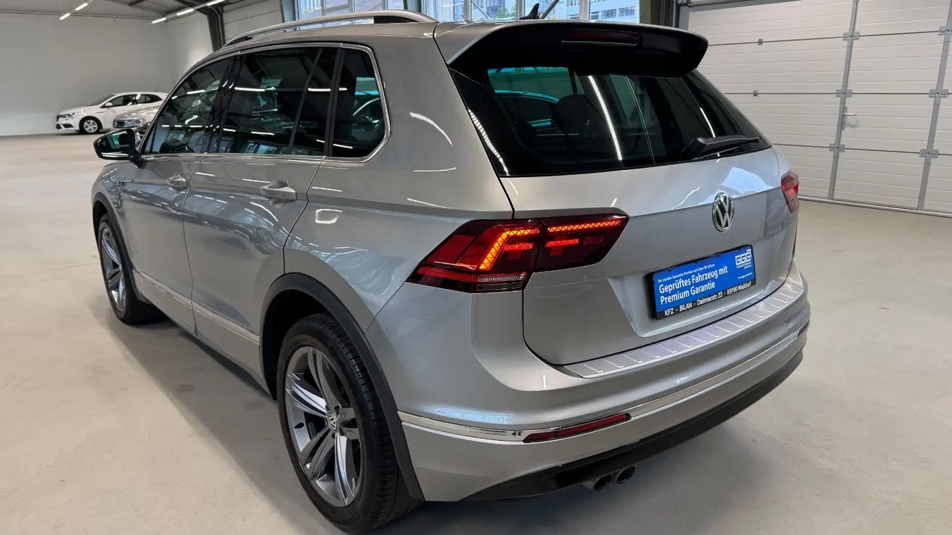 Volkswagen Tiguan Highline R-Line 4Motion Virtual AHK Silber - 2