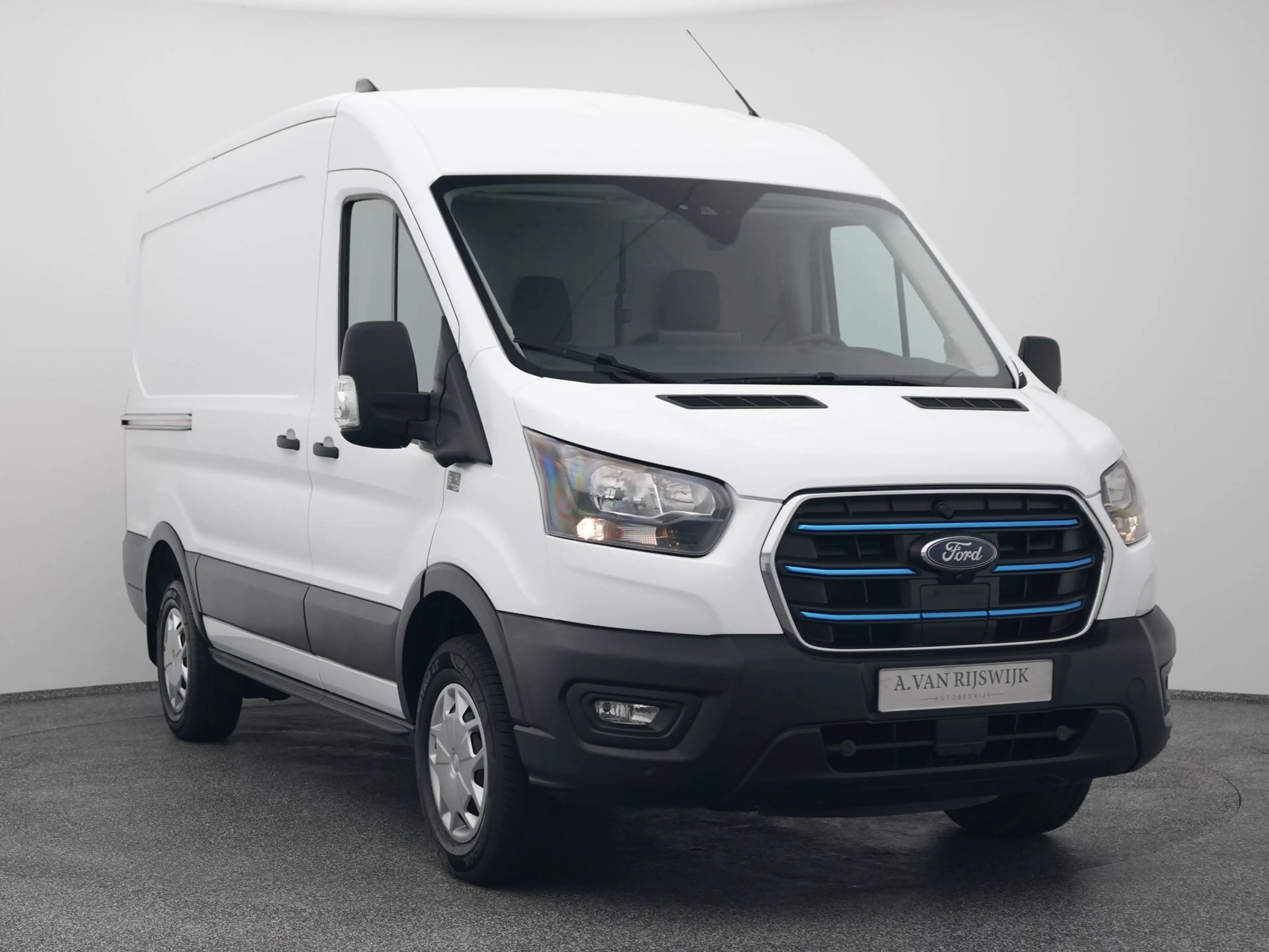 Ford E-Transit 350 L2H2 Trend 68 kWh | CAMERA | CARPLAY | STOELVE — photo 2
