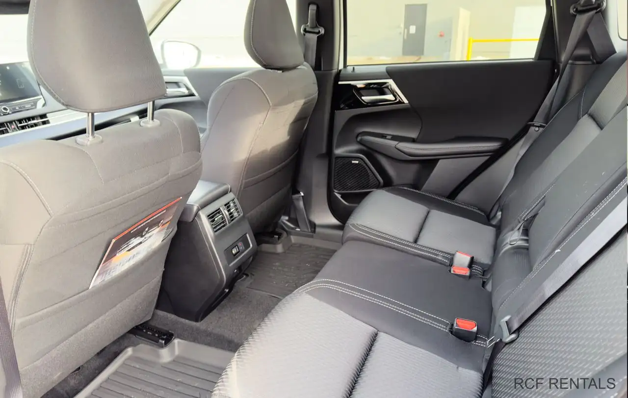 Mitsubishi Outlander снимка Mitsubishi Outlander