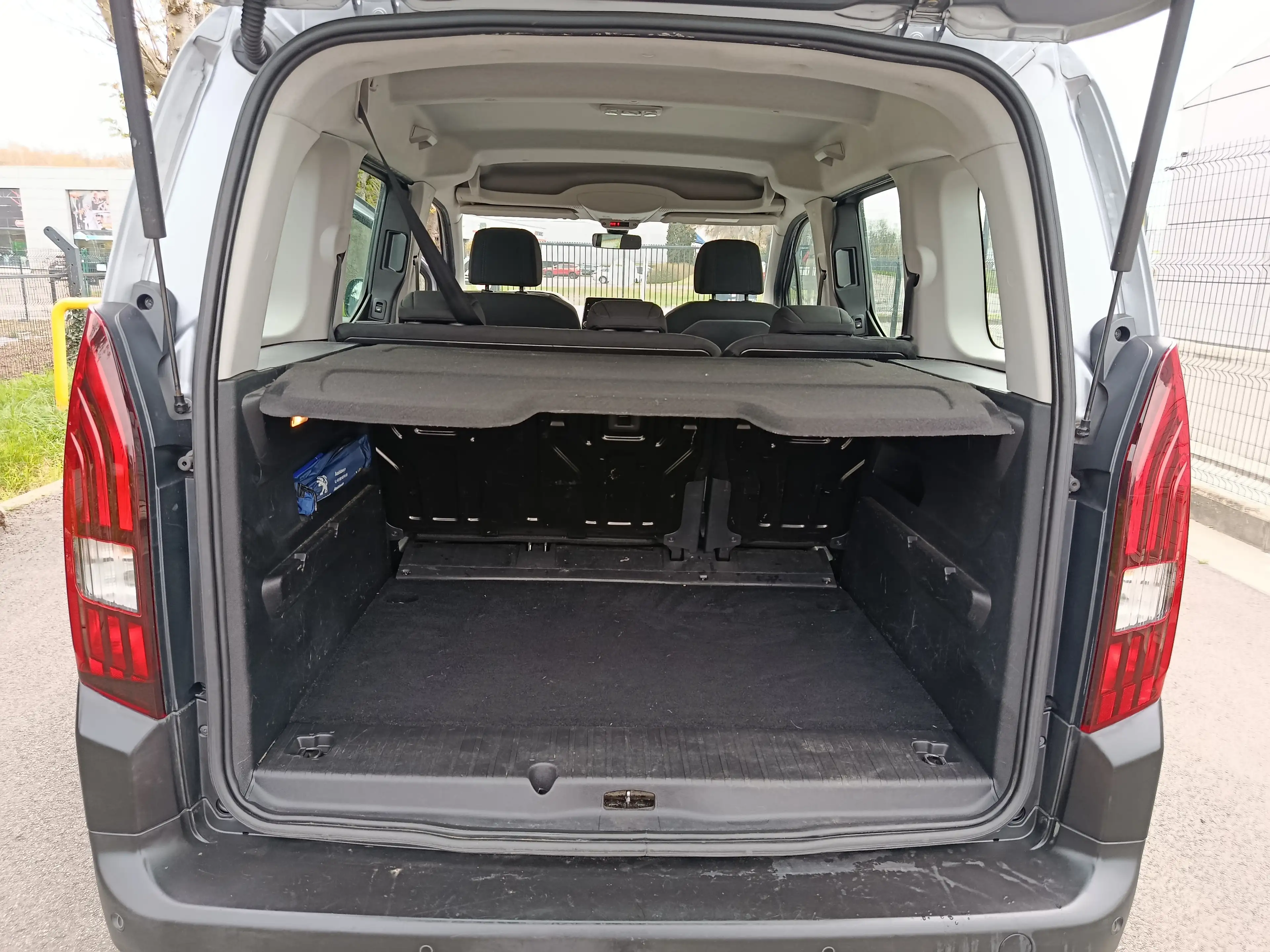 Peugeot Rifter Rifter 1.5 BlueHDi Long Active S — photo 11