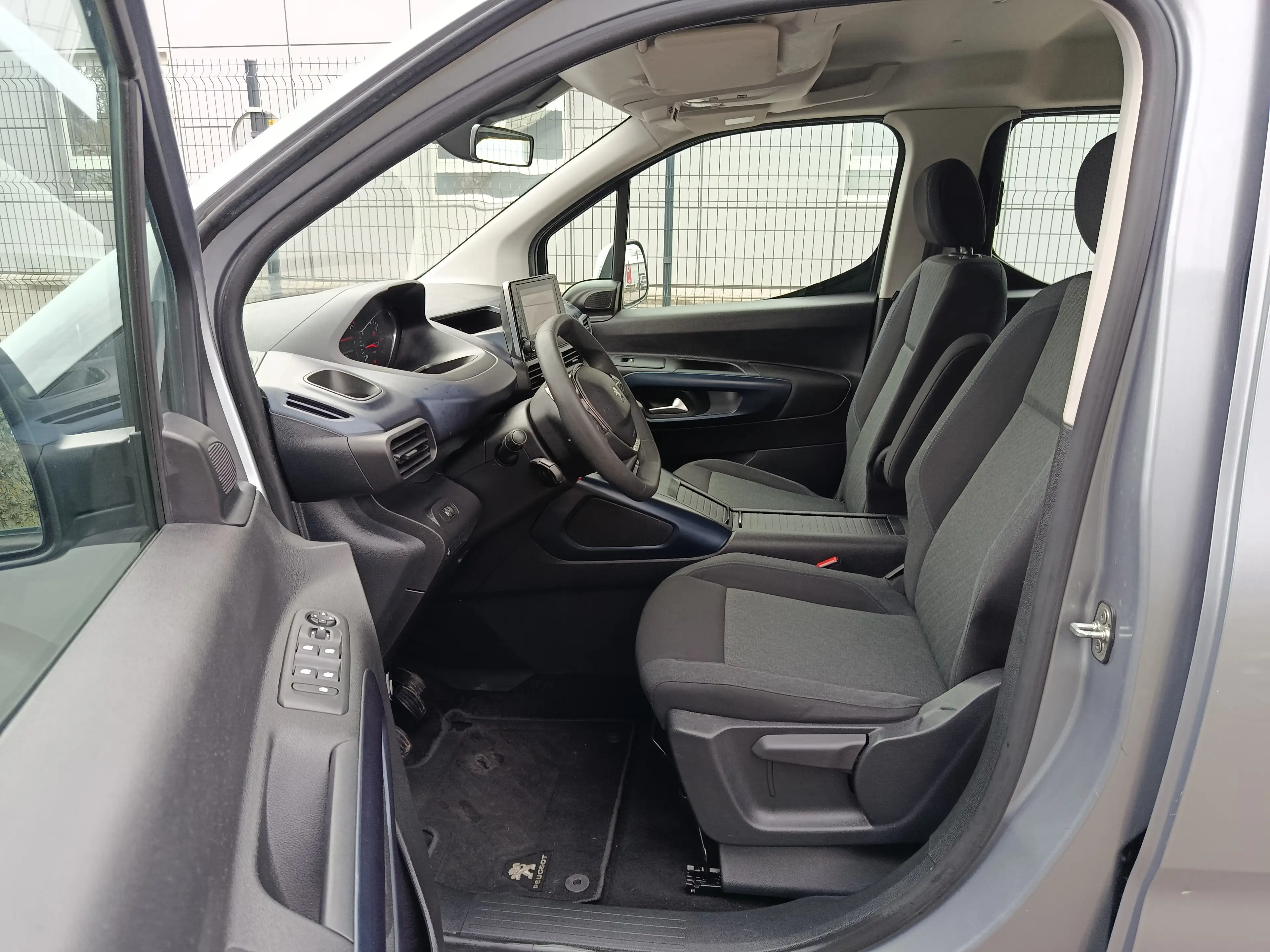 Peugeot Rifter Rifter 1.5 BlueHDi Long Active S — photo 9