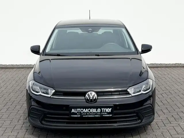 Volkswagen Polo view 2
