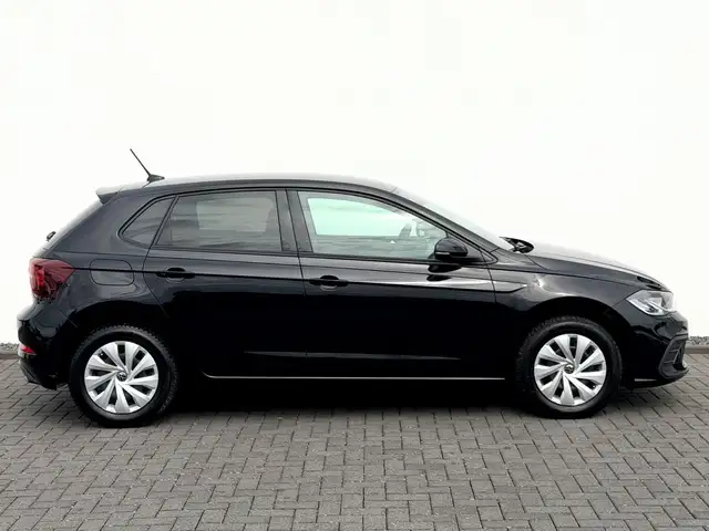 Volkswagen Polo view 4