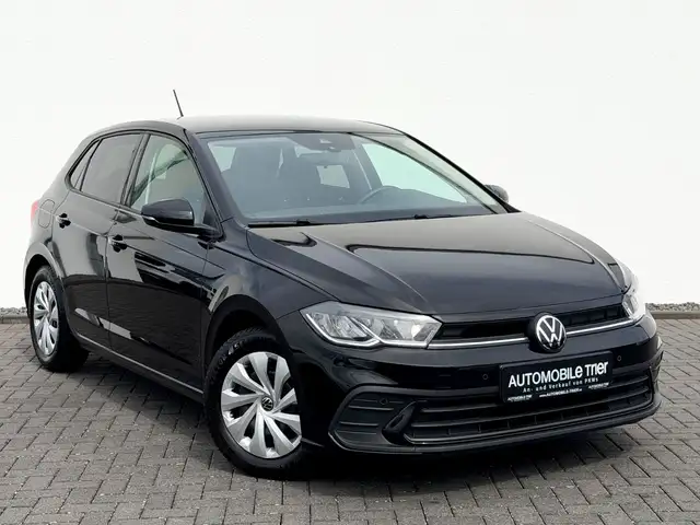 Volkswagen Polo view 3